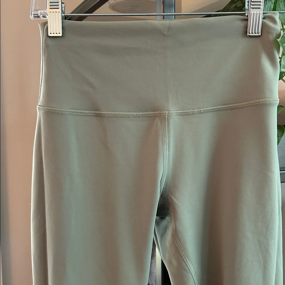 Lululemon Align Wunder 25” Sage Green Size 6 - Picture 2 of 4